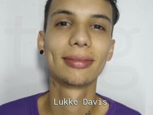 Lukke_Davis