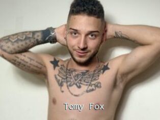 Tomy_Fox